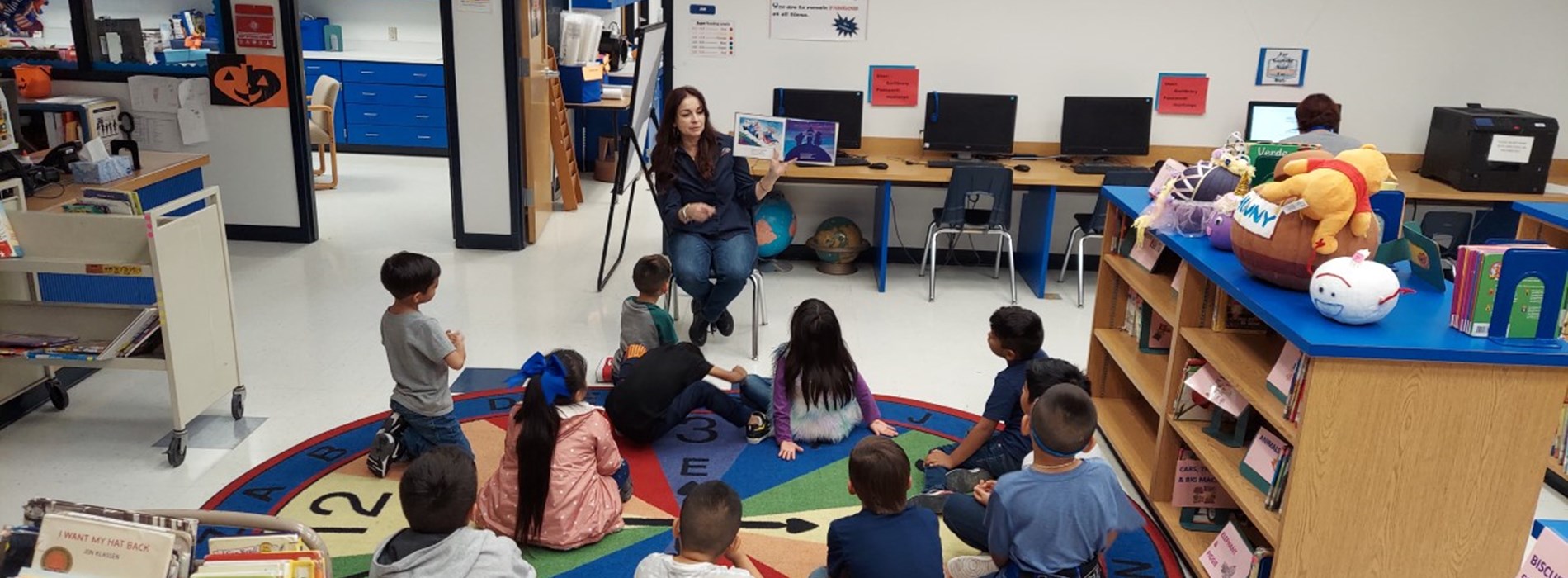 library.jpg Garfield Elementary banner image