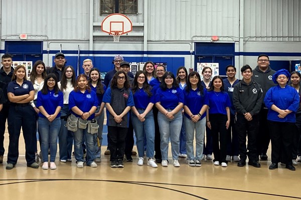 1-ambassador-group-shot.jpg 1-ambassador-group-shot.jpg